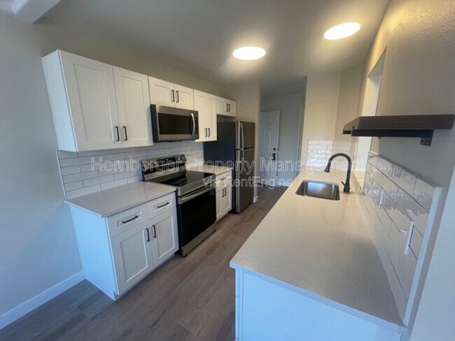 Photo - 1924 N Crestline St Unidad 6