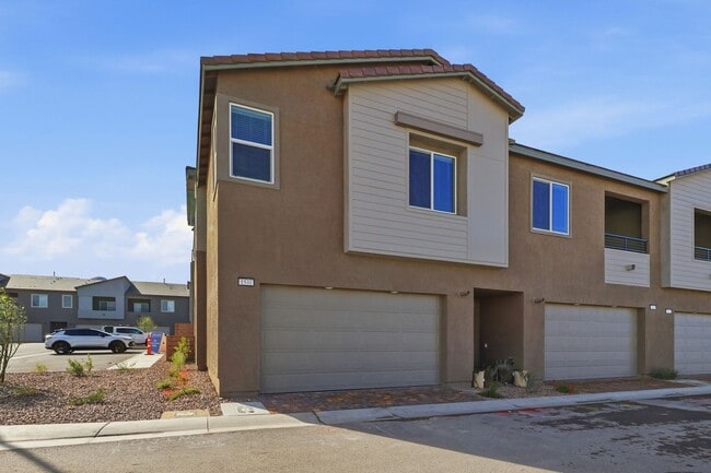 1531 Layla Crossing Ave