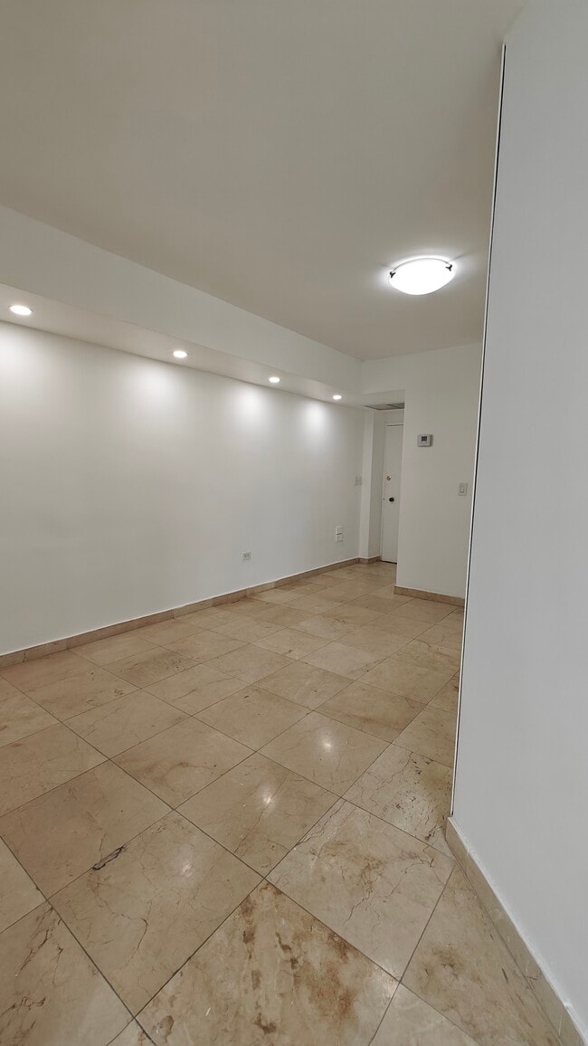 Photo - 825 Brickell Bay Dr Unit 542