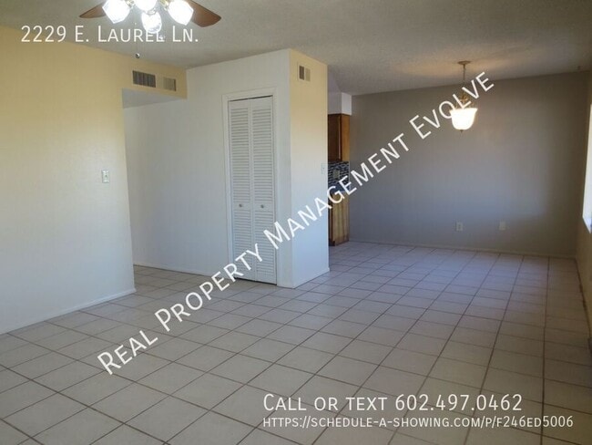 Photo - 2229 E Laurel Ln