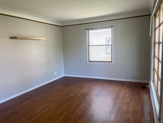 Photo - Charming Bungalow Available - Walk To Southdale Mall!