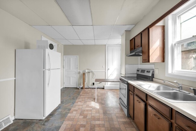 Photo - 137 N 7th St Unit Apt 1