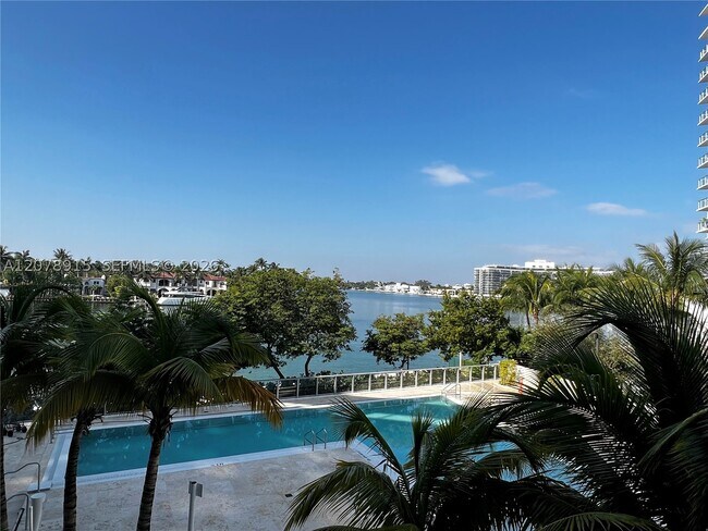 Photo - 6620 Indian Creek Dr Unit 313