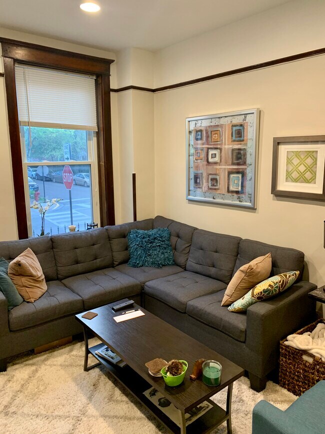 Spacious living room - 644 W Schubert Ave Apartments Unit 3 Front
