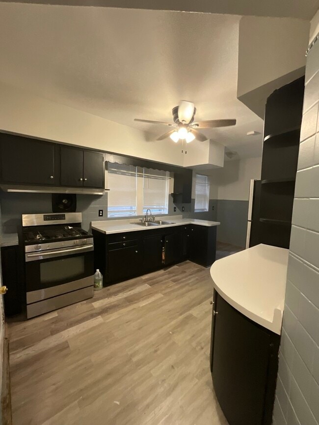 Photo - 7817 S Phillips Ave