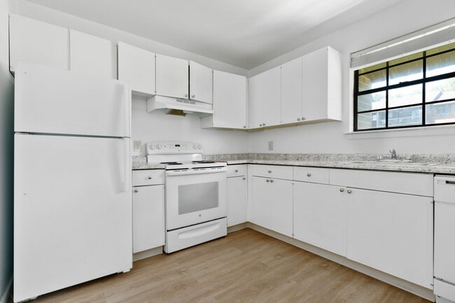 Brook Bridge Apartments
