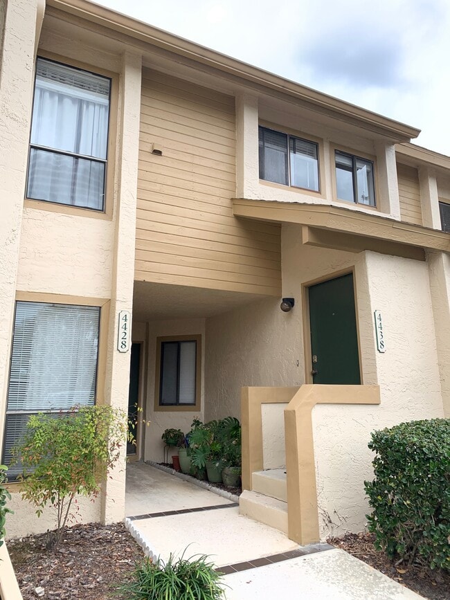 Building Photo - 4438 Middlebrook Rd Unit 4438 Rental