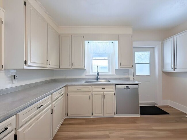 Photo - 47 Superior St