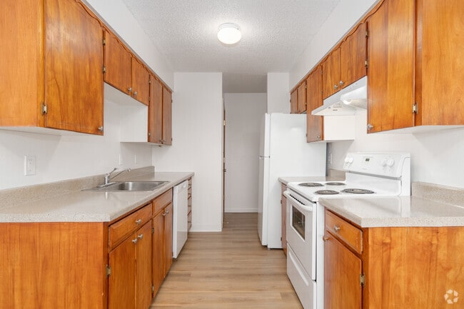 2BR, 1BA - 800SF - Kitchen - Brighton Hill