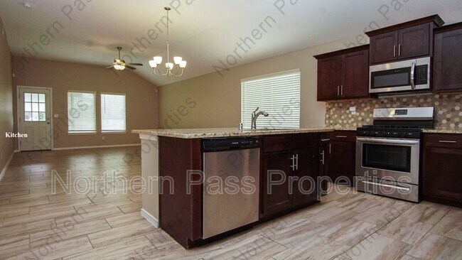 Photo - 1088 Sky River St