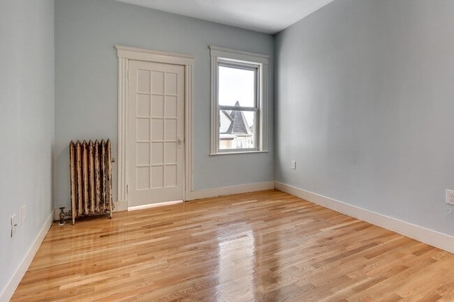 Photo - 5 Greenheys St Unit 2