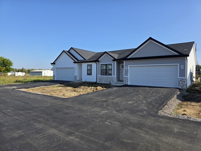 Building Photo - 8028 Memorial Hwy Unit 8028