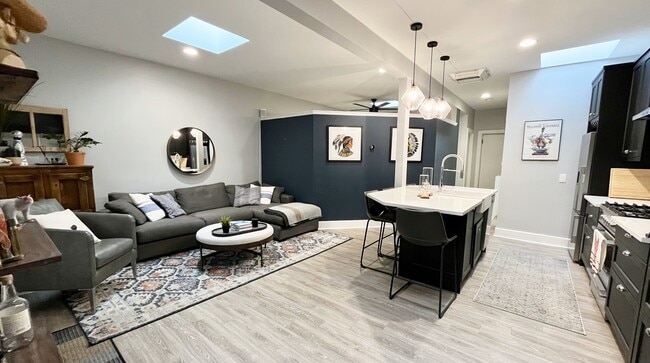 Photo - 2854 Umatilla St