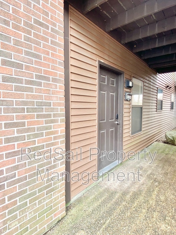 Photo - 153 Windsor Castle Dr