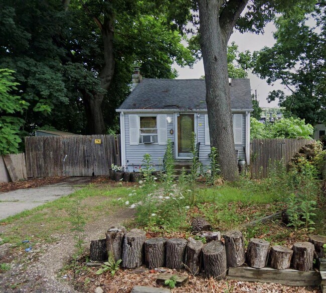 Building Photo - 109 Wyona Ave Rental