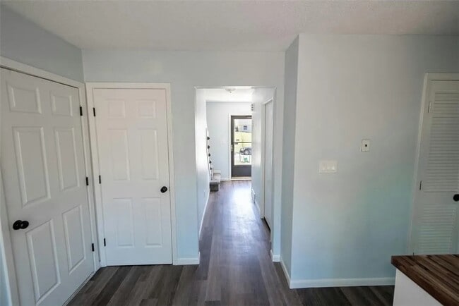 Photo - 704 E Spring St