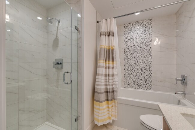 Photo - 1283 Howe St