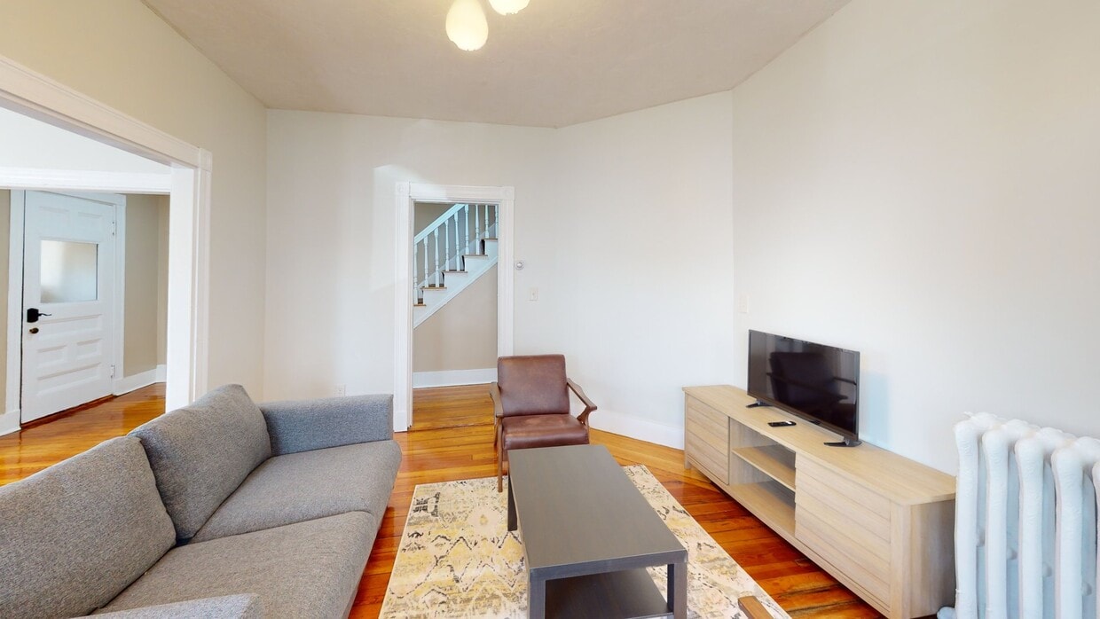 Photo - Private bedroom in 6 bed/2 bath Home