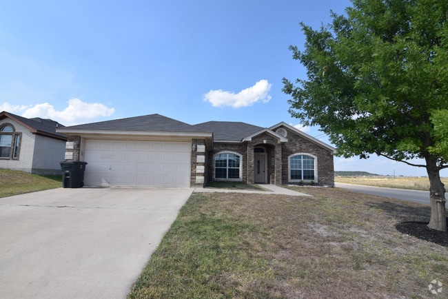 Building Photo - 3501 Salt Fork Dr Rental