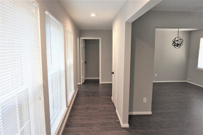 Photo - 2727 Tinechester Dr