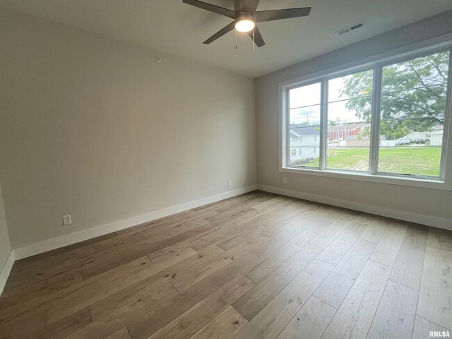 Photo - 1310 E Samuel Ave Apartment Unit 2F