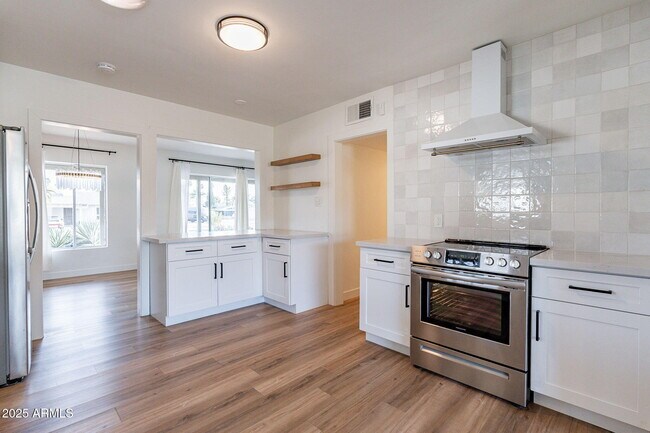 Photo - 1708 N 69th St