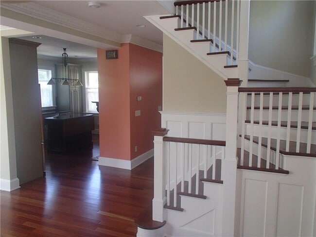 Photo - 490 Broadway