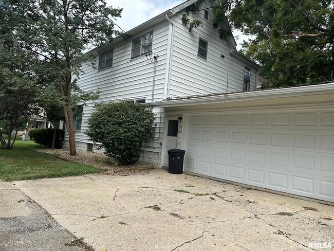 Photo - 202 N State St