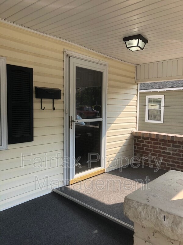 Photo - 301 E Lawson St