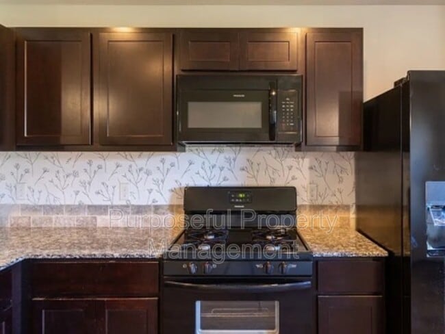 Photo - 1425 Sandstone Dr