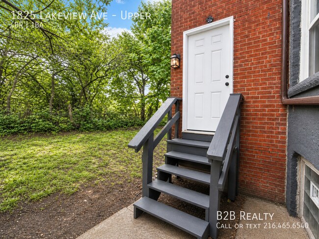 1825 Lakeview Rd Unidad Upper