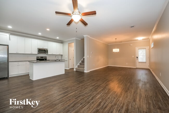 Photo - 28 E Newnan Rd