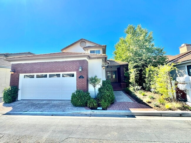 Building Photo - Beautiful 4 Bedroom remodeled home in pres...