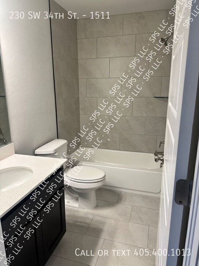 Photo - 230 SW 34th St