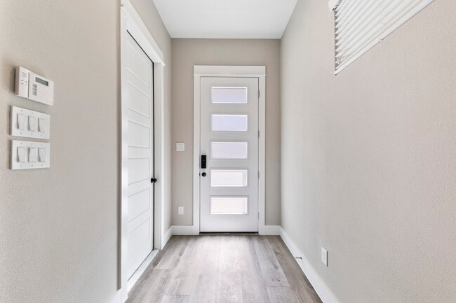 Photo - 5214 Pinemont Creek Ln