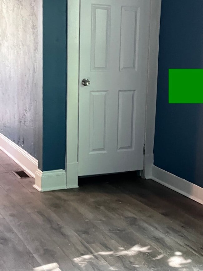 Photo - 728 E 93rd St