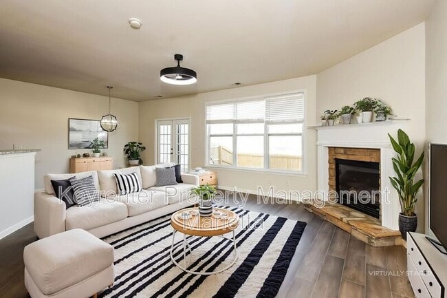 Photo - 338 NibleWill Pl