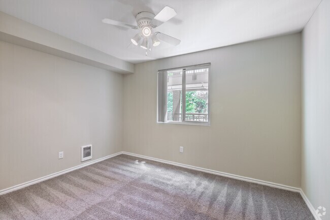 2BR, 2BA - 1150SF - Dining Room