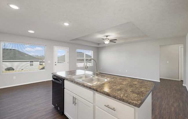 Photo - 4 Bedroom Rental in Monett!