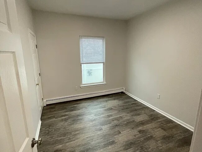 Bedroom - 27 School St Unidad #1