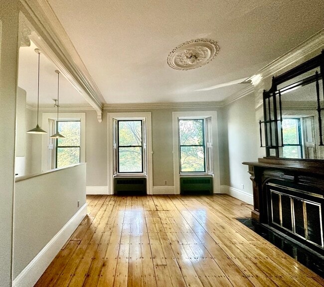 Building Photo - 41 Monument Sq Unit 2 Rental