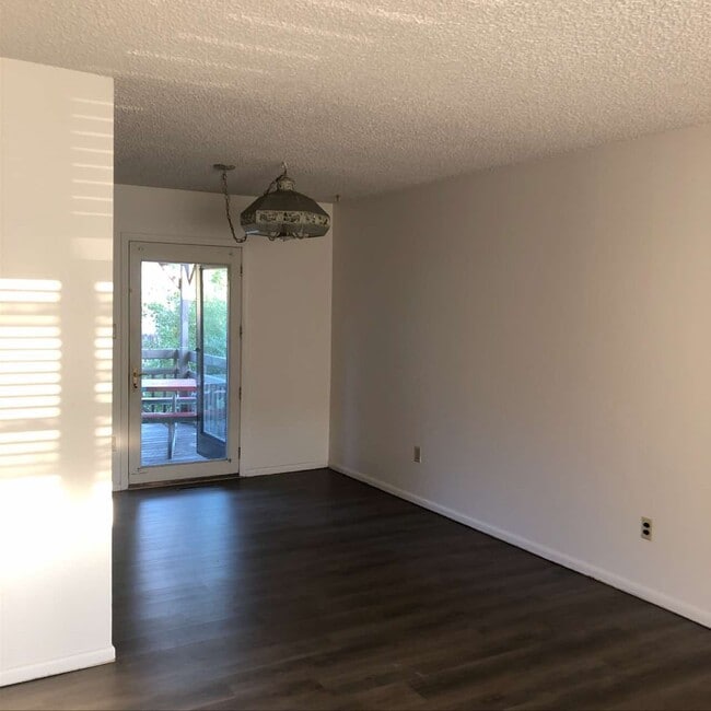 Photo - 905 Ponderosa Dr