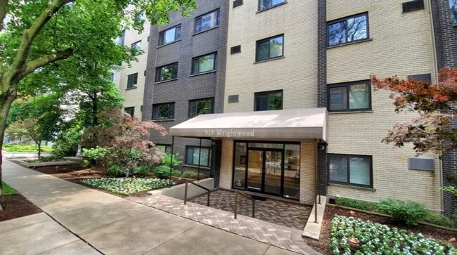 Photo - 515 W Wrightwood Ave Condo Unit 203