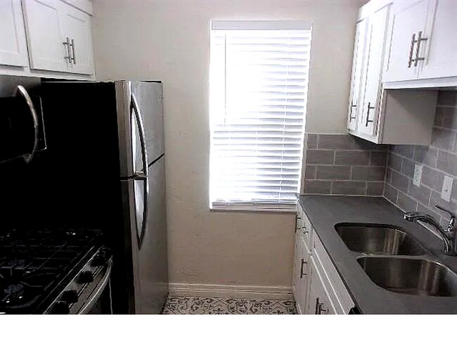 Photo - Charming Gatewood Apartment | Walk to the Plaza District Unit 1718-1