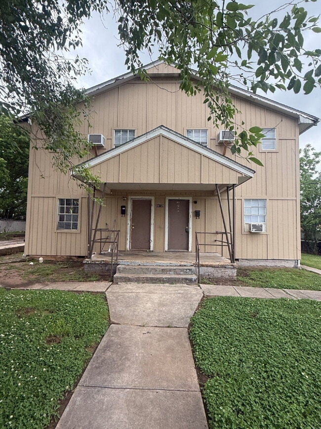 Building Photo - Charming 1-Bedroom Retreat in Heart of Seminole Unit Apt. 3