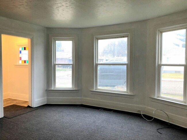 Building Photo - 1977 Prospect Ave Unit 1