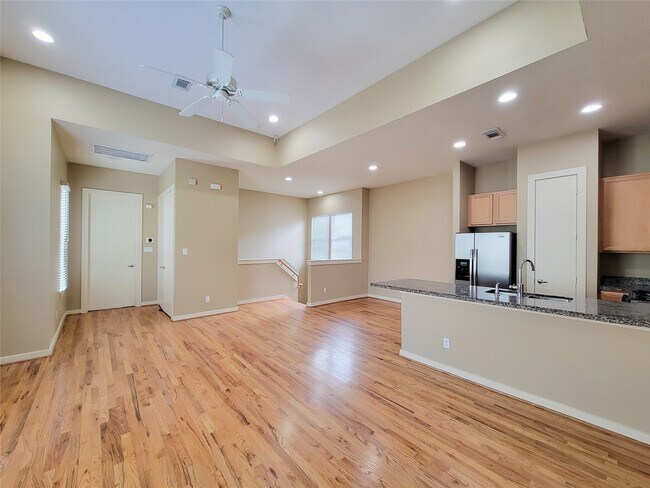 Building Photo - 1124 Patterson St