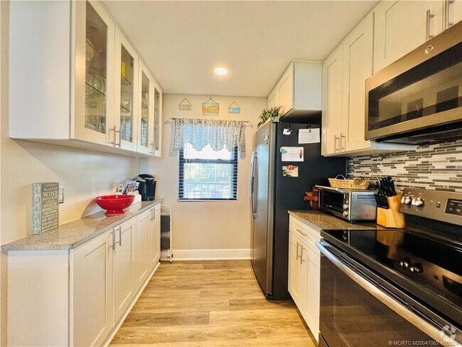 Building Photo - 7380 S Ocean Dr Unit 221 Rental