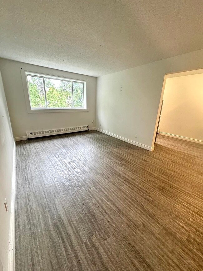 Photo - Recently Renovated 1 Bedroom 1 Bathroom Apartment! Unité 16
