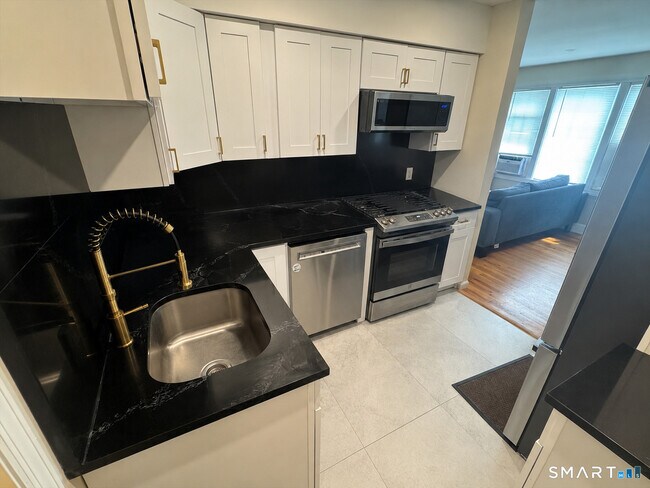 Photo - 74-76 Lawrence St Unit C